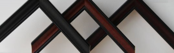 The Ramino Moulding Collection – Classic Diploma Wood Frame